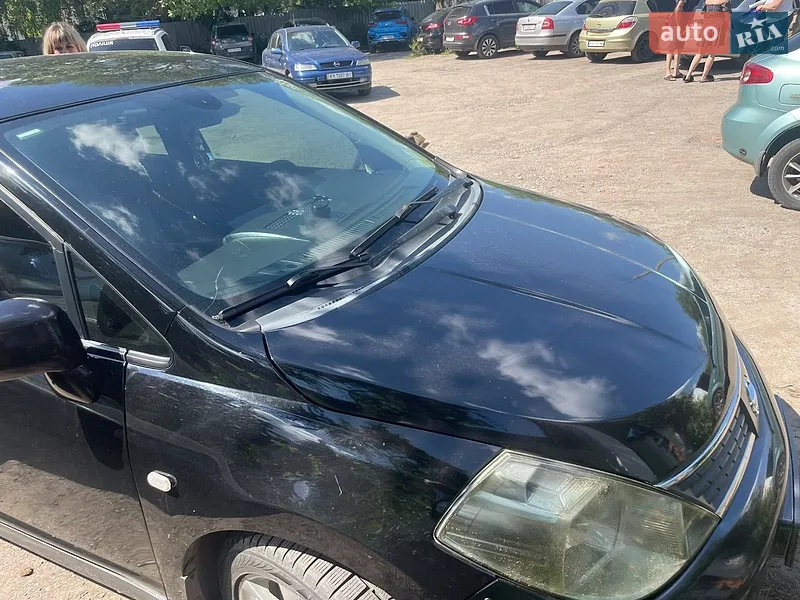 Nissan TIIDA