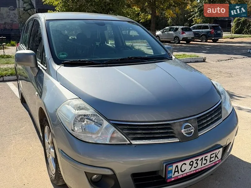 Nissan TIIDA