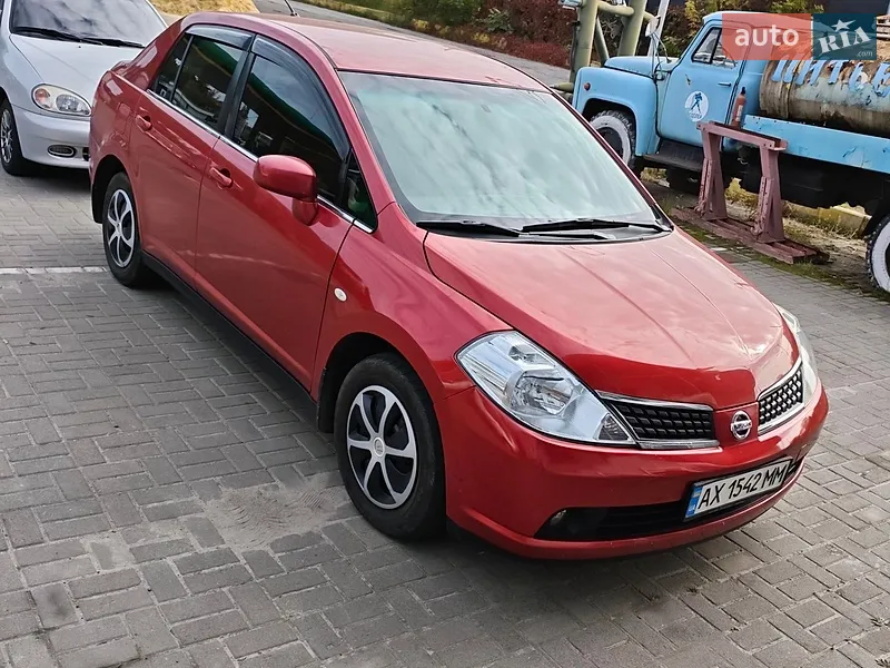 Nissan TIIDA