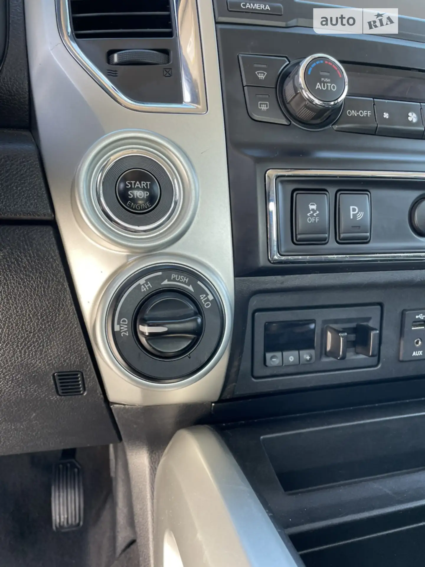 2017 Nissan Titan - мініатюра 33