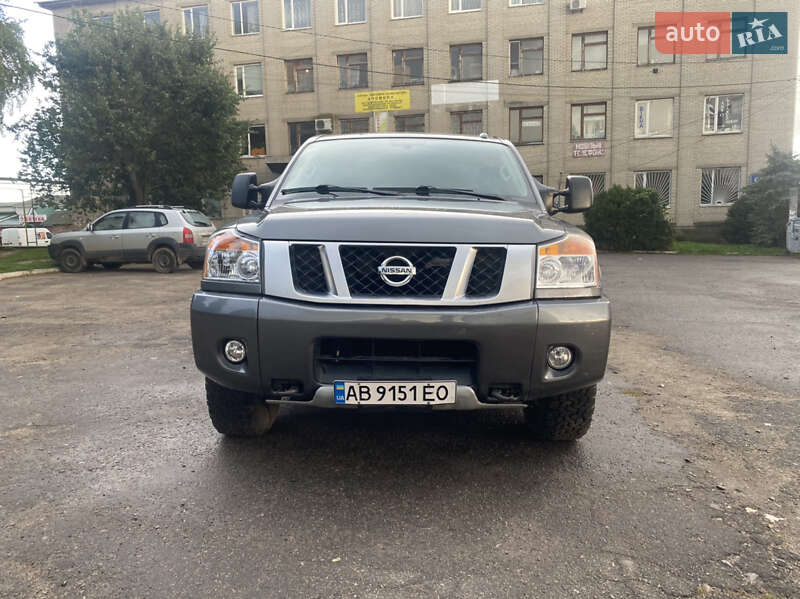 Nissan Titan 2014