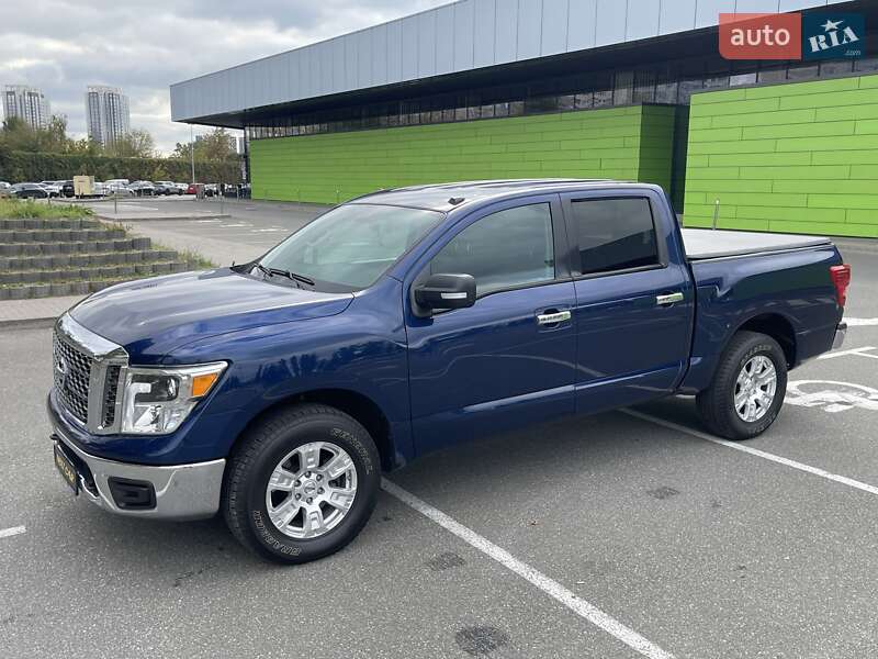 Nissan Titan 2018