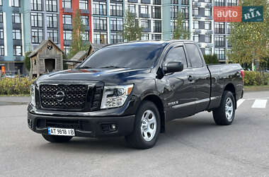 Грузопассажирский фургон Nissan Titan 2017 в Киеве