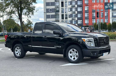 Грузопассажирский фургон Nissan Titan 2017 в Киеве