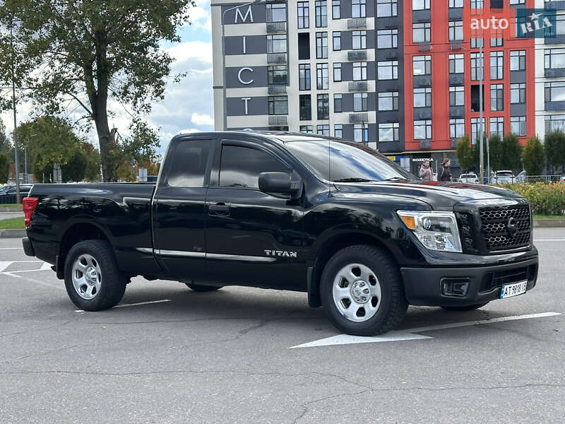 Nissan Titan 2017