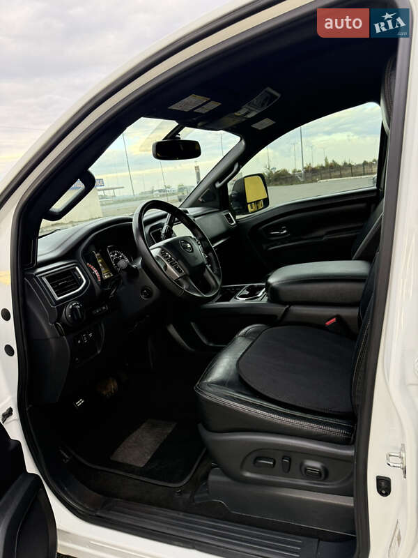 Грузовой фургон Nissan Titan 2018 в Киеве