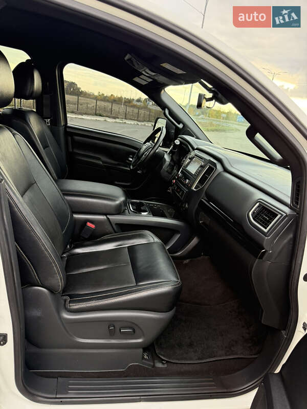 Грузовой фургон Nissan Titan 2018 в Киеве