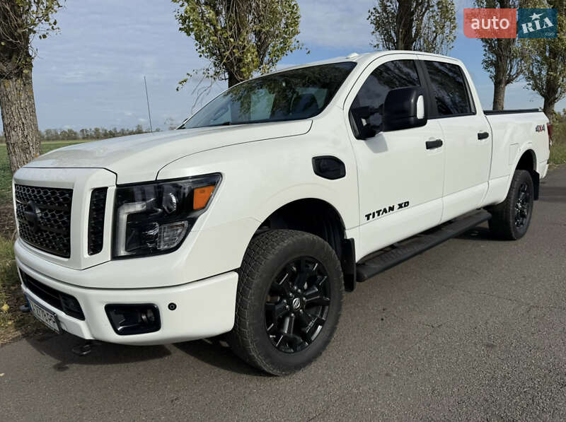 Грузовой фургон Nissan Titan 2018 в Киеве