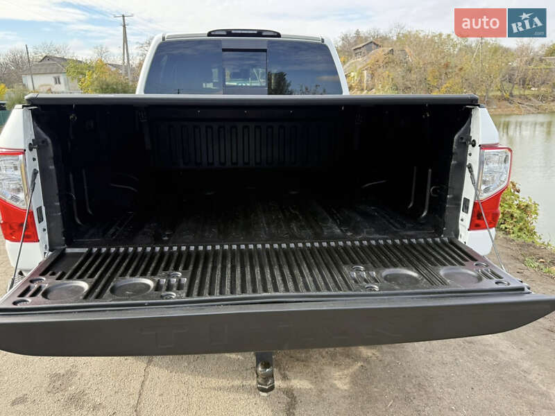 Грузовой фургон Nissan Titan 2018 в Киеве