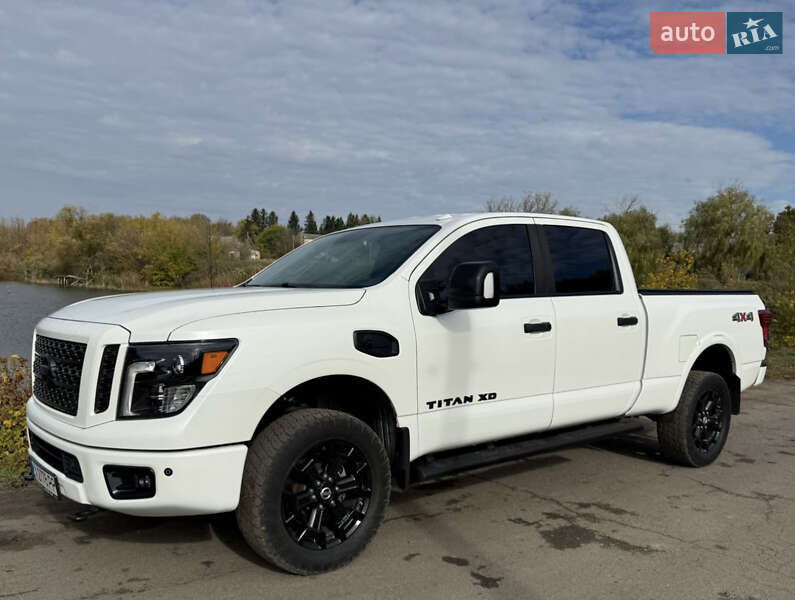 Грузовой фургон Nissan Titan 2018 в Киеве