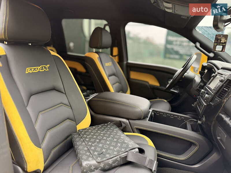 Пікап Nissan Titan 2018 в Києві