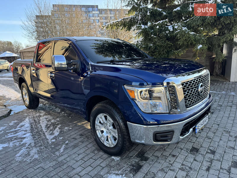 Інші вантажівки Nissan Titan 2018 в Львові