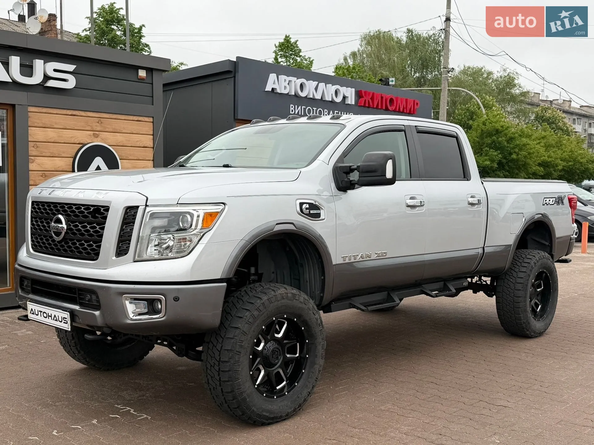 2016 Nissan Titan - мініатюра 9