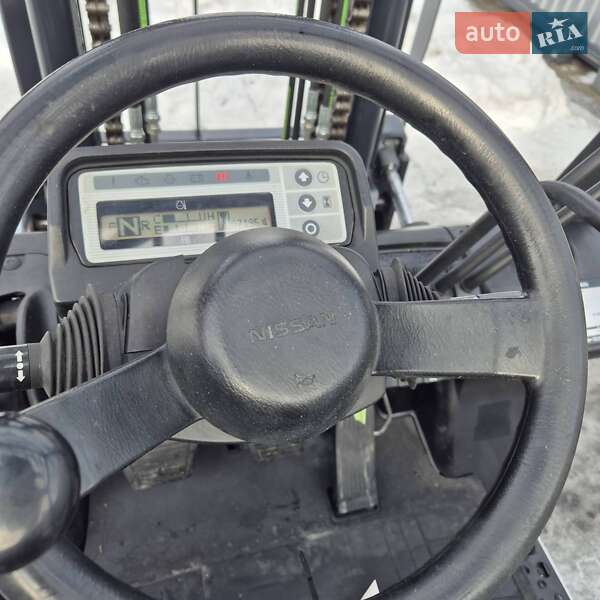 Вилочный погрузчик Nissan UGD 2012 в Пустомытах