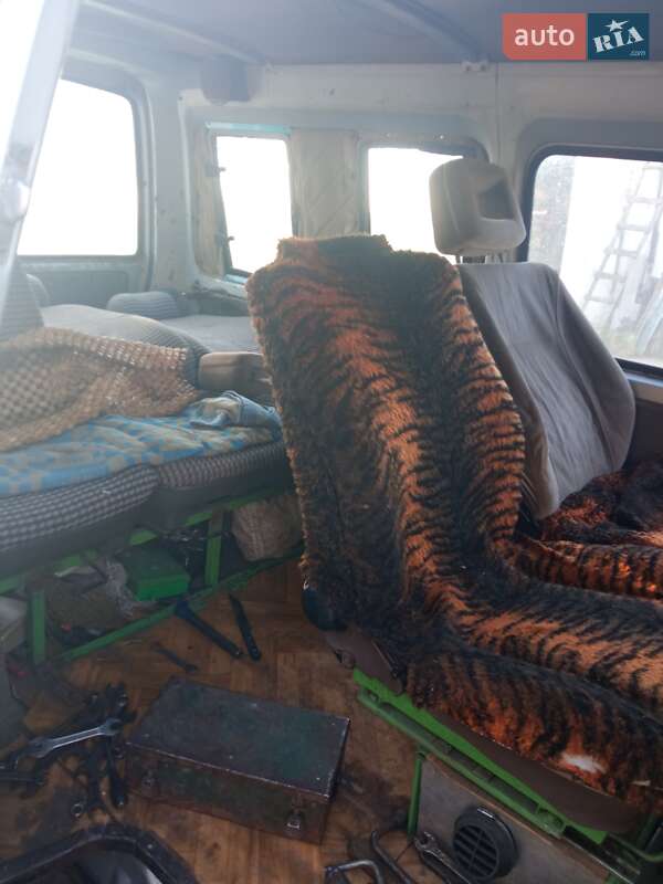 Мінівен Nissan Urvan 1991 в Оржиці