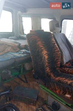 Мінівен Nissan Urvan 1991 в 
