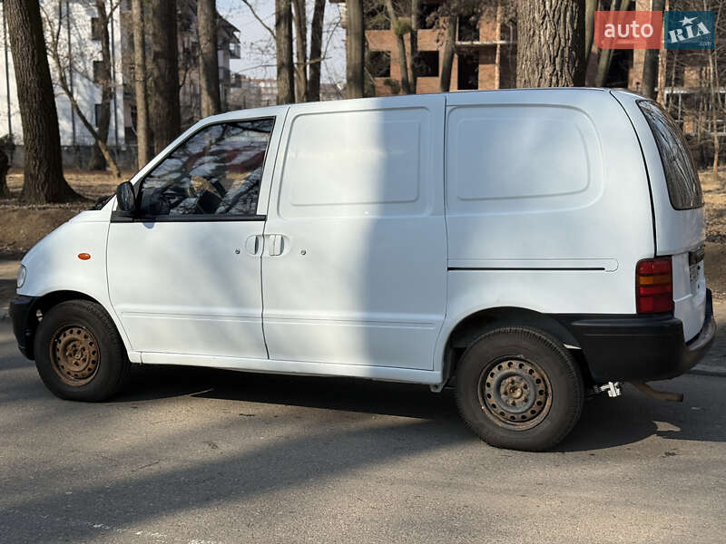 Мінівен Nissan Vanette 2001 в Чернівцях