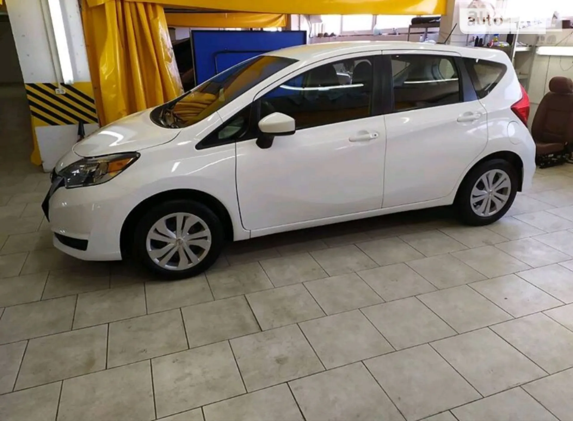 2017 Nissan Versa - мініатюра 2