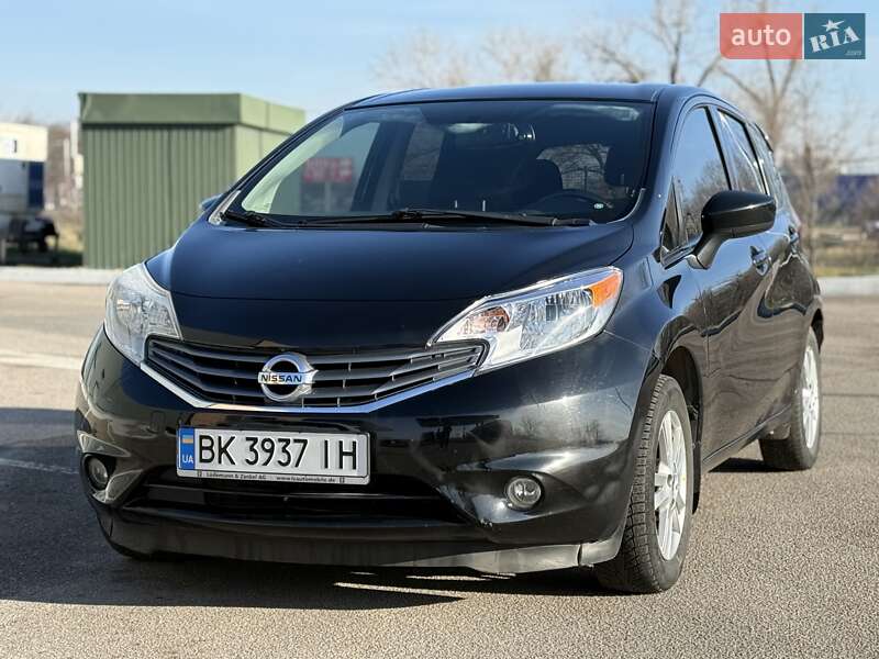 Хетчбек Nissan Versa Note 2015 в Дніпрі