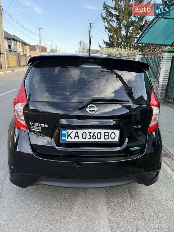 Хэтчбек Nissan Versa Note 2015 в Святопетровское