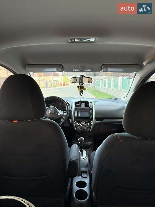 Хэтчбек Nissan Versa Note 2015 в Святопетровское