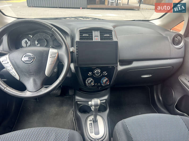 Хэтчбек Nissan Versa Note 2015 в Киеве