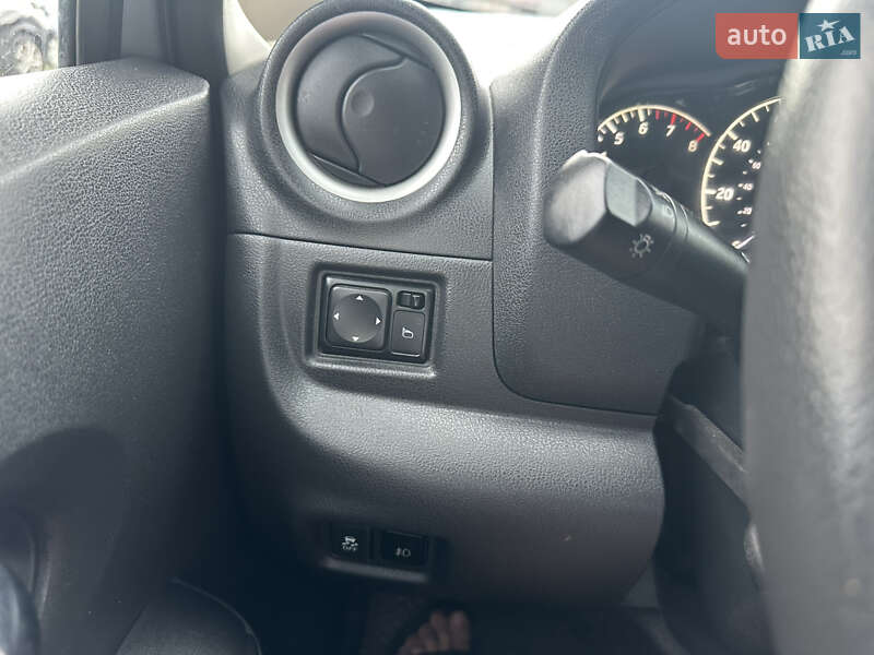 Хэтчбек Nissan Versa Note 2014 в Нежине