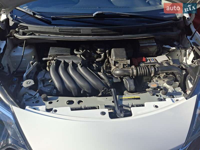 Хэтчбек Nissan Versa Note 2016 в Львове