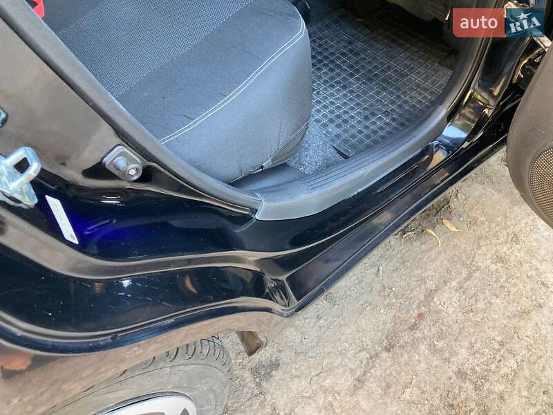 Хетчбек Nissan Versa Note 2017 в Полтаві фото 24 Хетчбек Nissan Versa Note 2017 в Полтаві