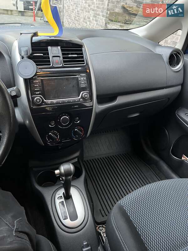 Хэтчбек Nissan Versa Note 2016 в Львове