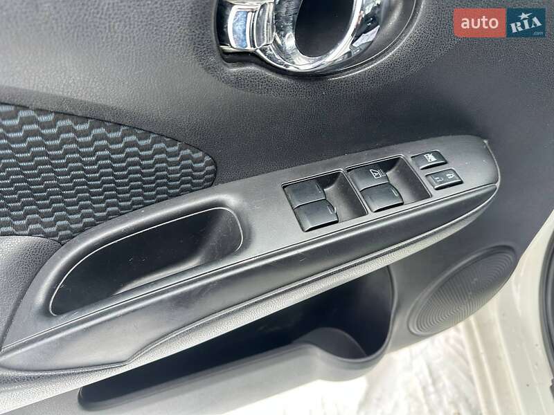 Хетчбек Nissan Versa Note 2013 в Вінниці