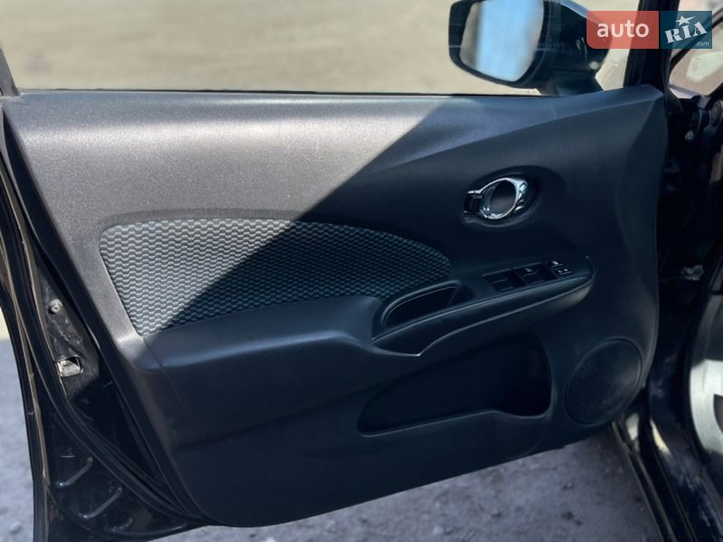 Хэтчбек Nissan Versa Note 2017 в Киеве