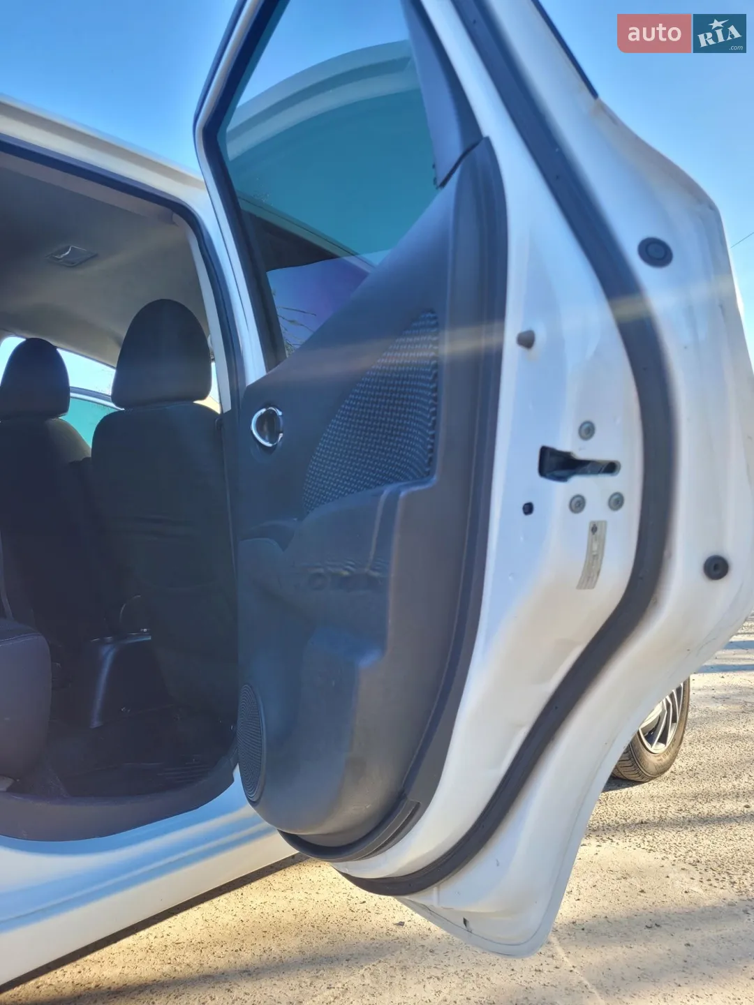 2016 Nissan Versa - мініатюра 20