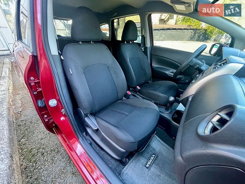 Хэтчбек Nissan Versa Note 2016 в Киеве