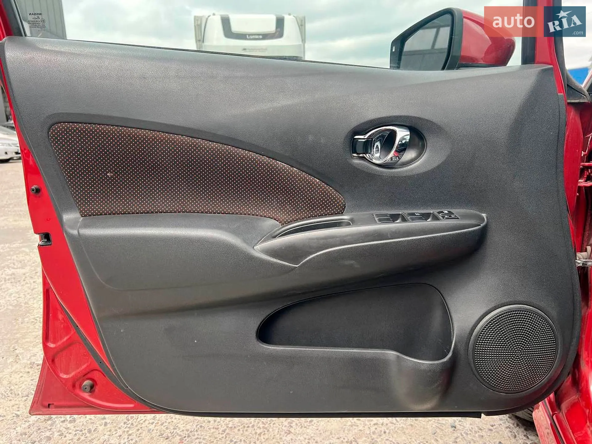 2015 Nissan Versa - мініатюра 16