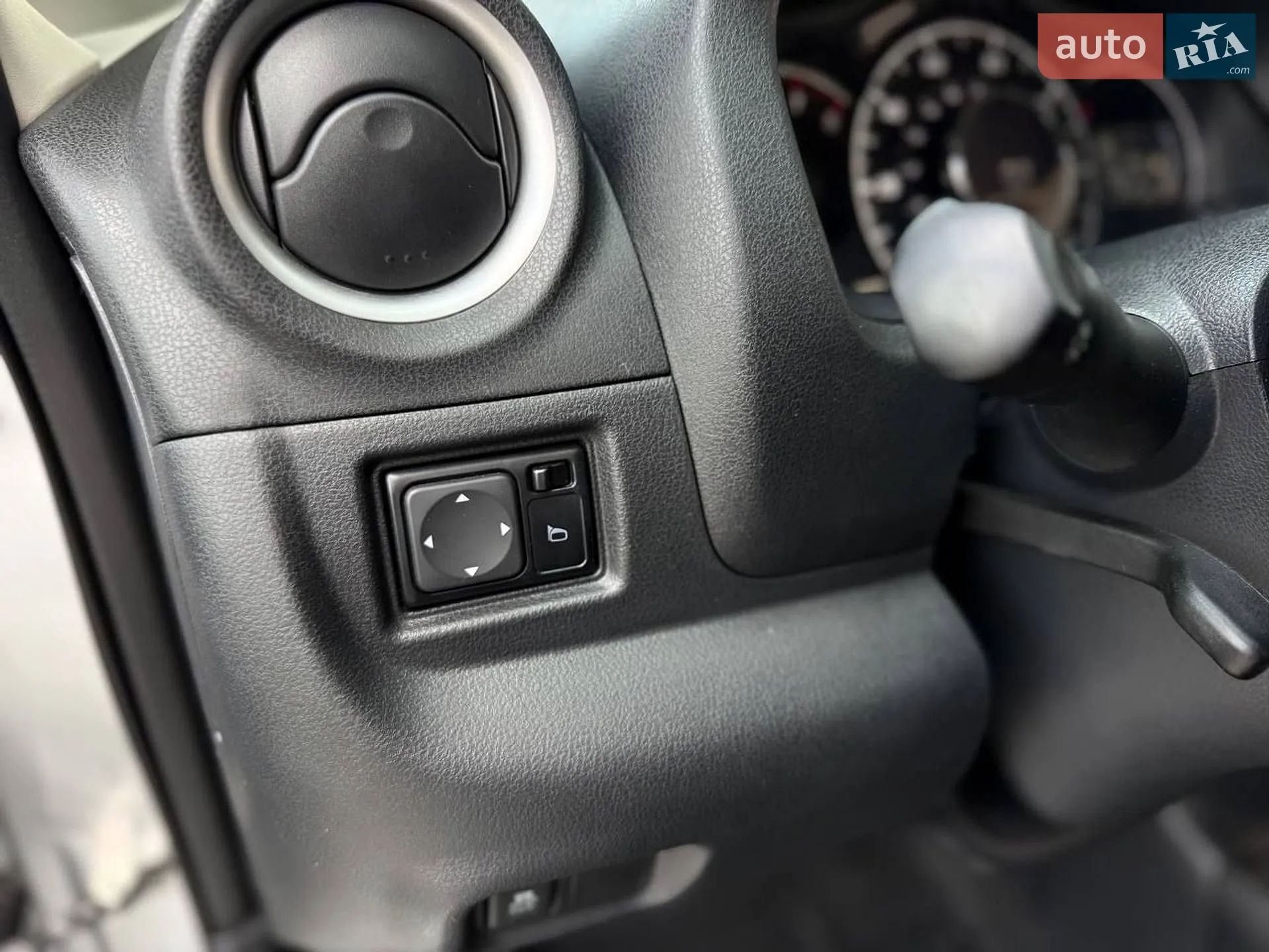 2016 Nissan Versa - мініатюра 23