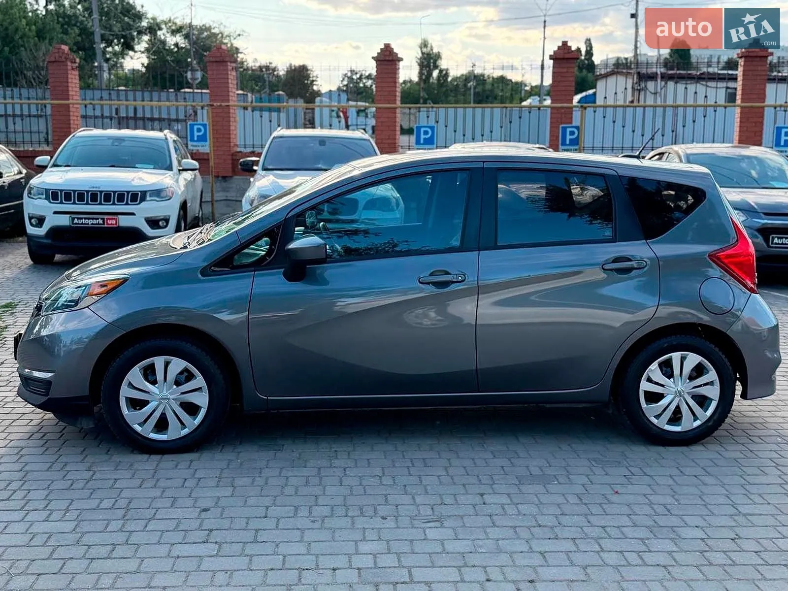 2017 Nissan Versa - мініатюра 4
