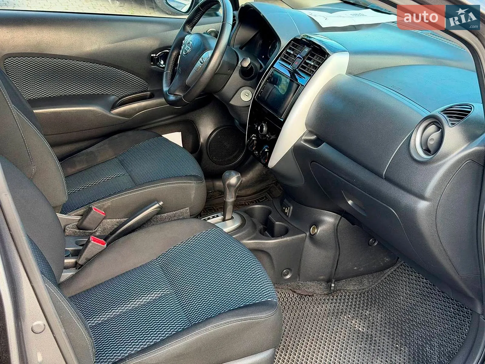 2017 Nissan Versa - мініатюра 23
