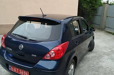 Хэтчбек Nissan Versa 2012 в Киеве