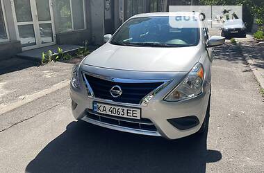 Седан Nissan Versa 2018 в Києві