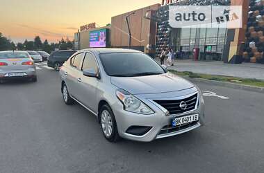 Седан Nissan Versa 2018 в Рівному