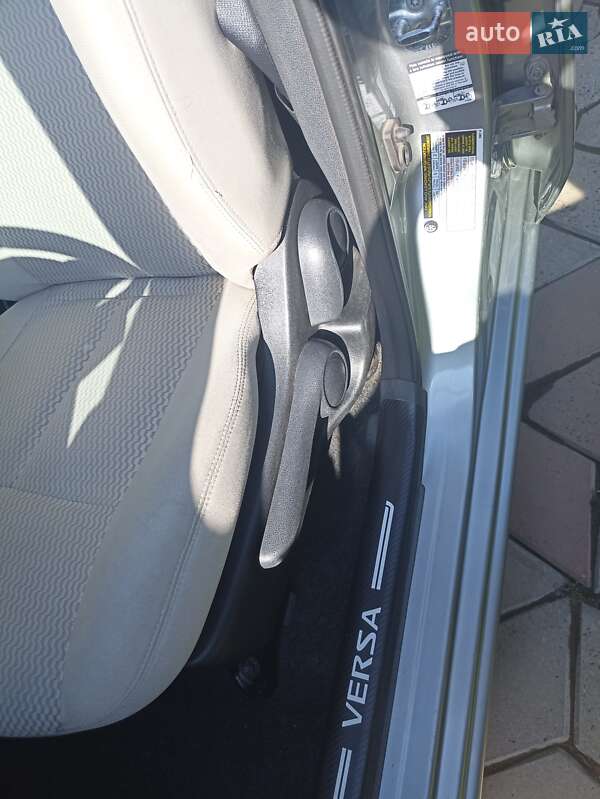 Седан Nissan Versa 2013 в Черновцах фото 14 Седан Nissan Versa 2013 в Черновцах