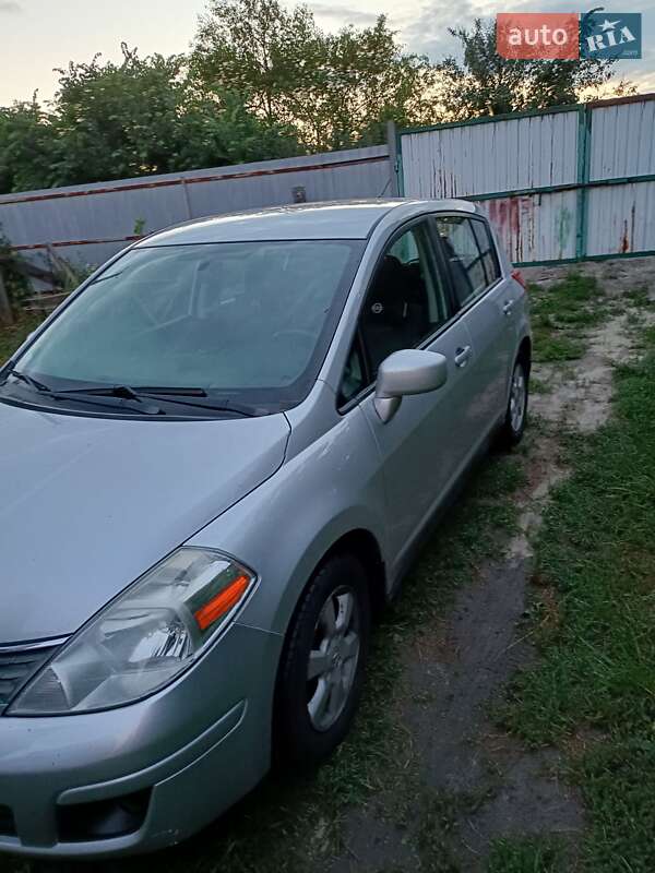 Хэтчбек Nissan Versa 2008 в Бородянке