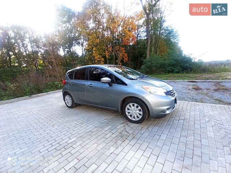 Седан Nissan Versa 2015 в Львове