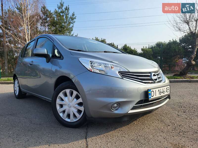 Седан Nissan Versa 2014 в Хмельницькому