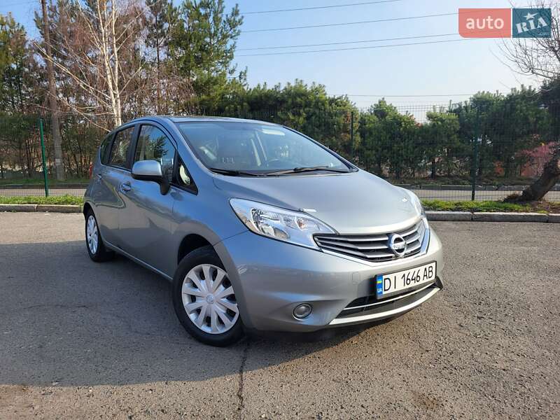 Седан Nissan Versa 2014 в Хмельницькому