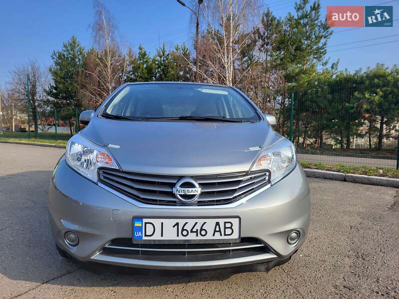 Седан Nissan Versa 2014 в Хмельницькому