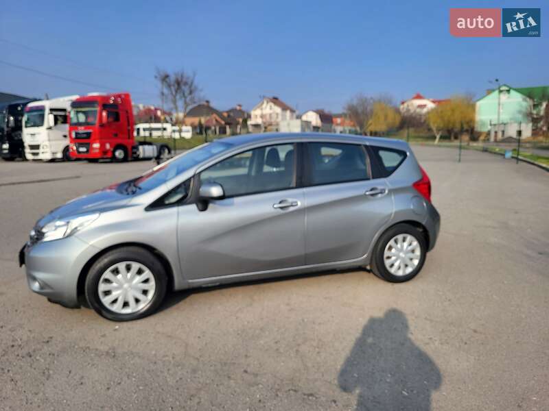 Седан Nissan Versa 2014 в Хмельницькому