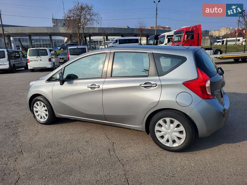 Седан Nissan Versa 2014 в Хмельницькому