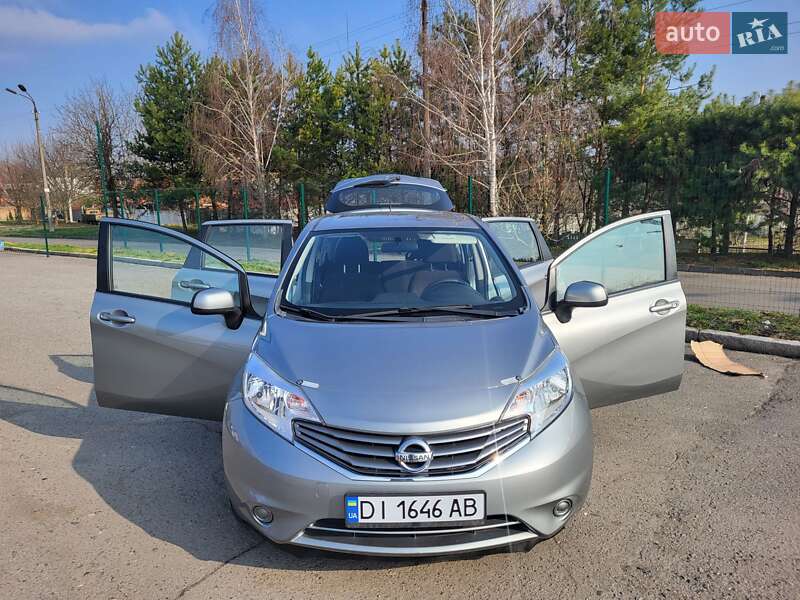 Седан Nissan Versa 2014 в Хмельницькому